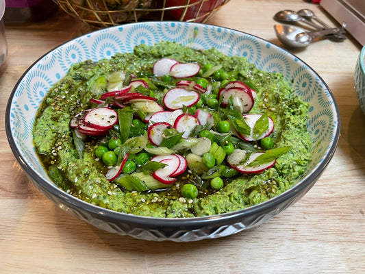 Green pea spread with radishes - FlavorKicker.com
